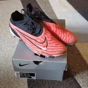 Nike Phantom GX Elite FG in Bright Crimson and Black